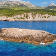 Sa Mitjana, kleine Insel von der Cala Es Terrer auf Mallorca