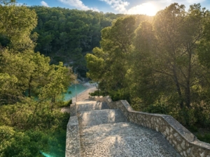 Treppe zur Cala Falcó 