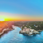 Sonnenuntergang in der Cala Llombards, Mallorca