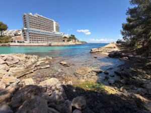 Hotelanlage an der Cala Vinyes